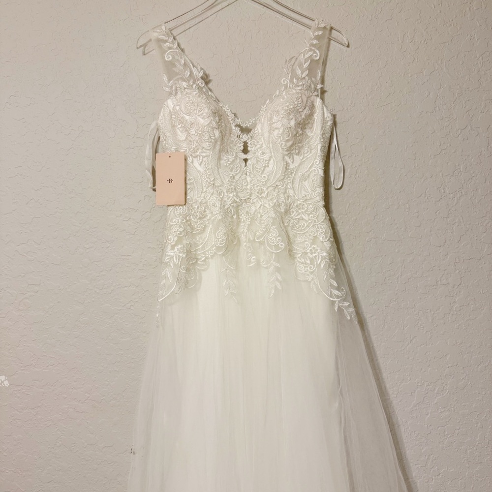 BHLDN Madrick V Neck Lace Ivory Wedding Dress | Size 6